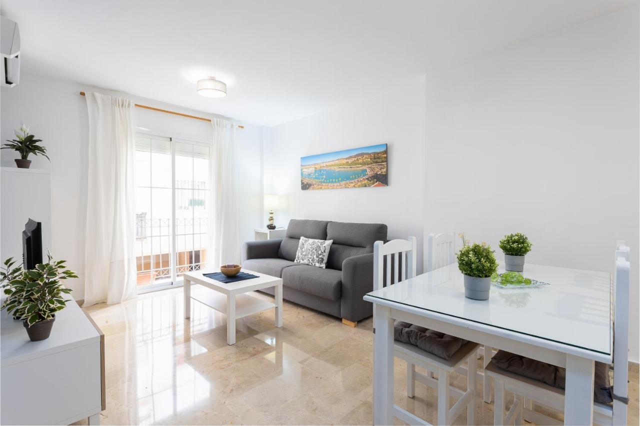 Holidays2Malaga Capuchinos French Balconies, Private Parking, Wifi & Air Con Екстер'єр фото