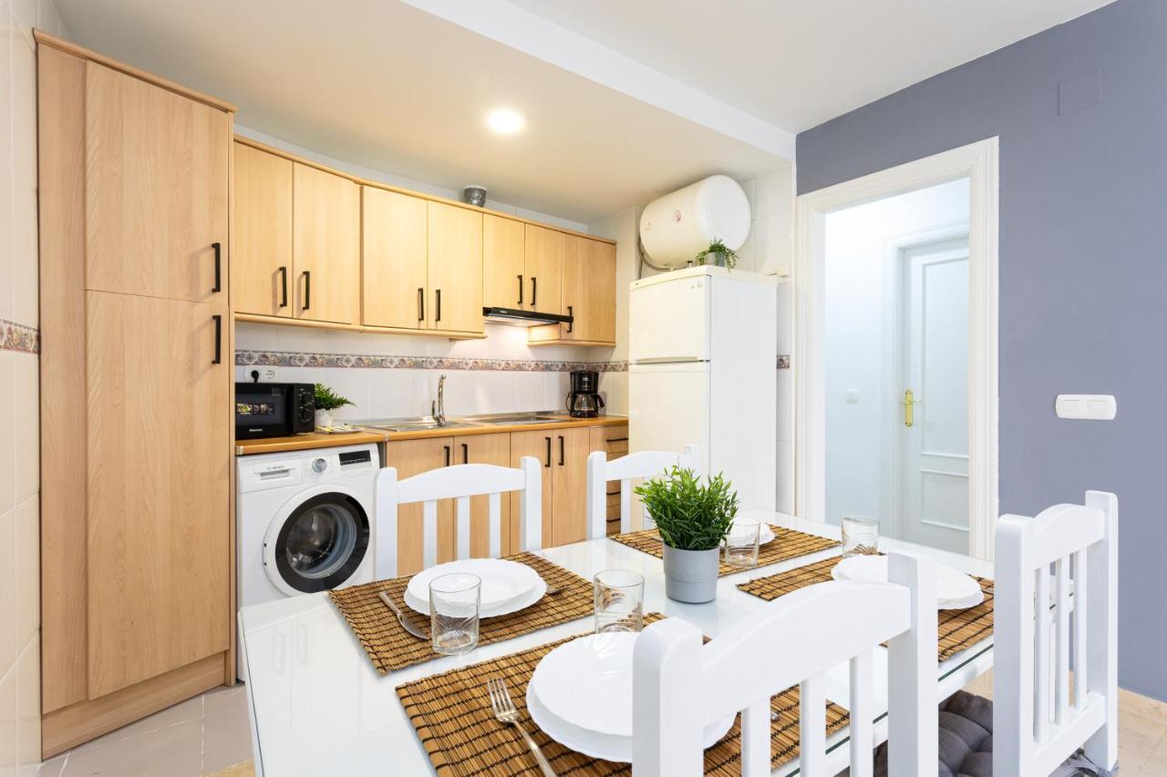 Holidays2Malaga Capuchinos French Balconies, Private Parking, Wifi & Air Con Екстер'єр фото